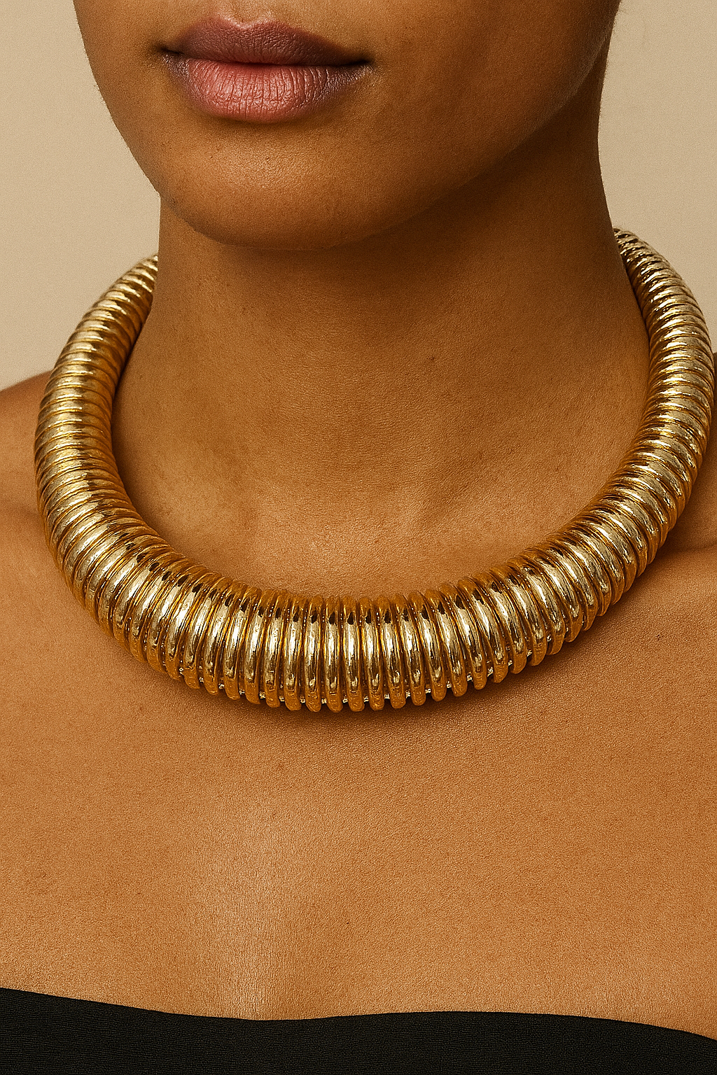 Enlarged Retro Choker