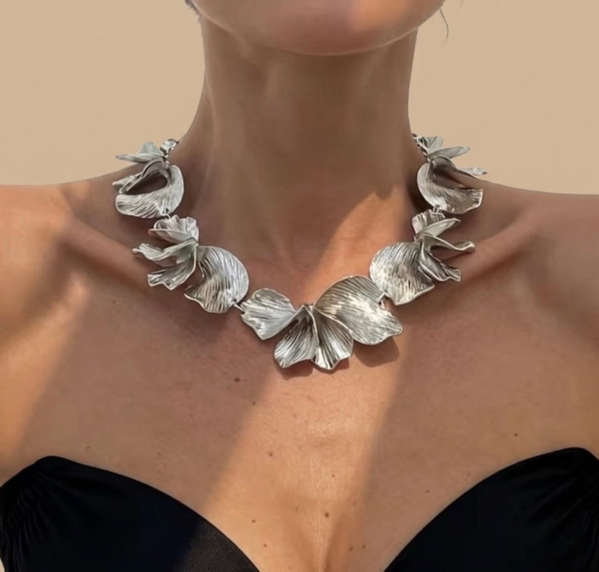 Fleur de Métal Necklace