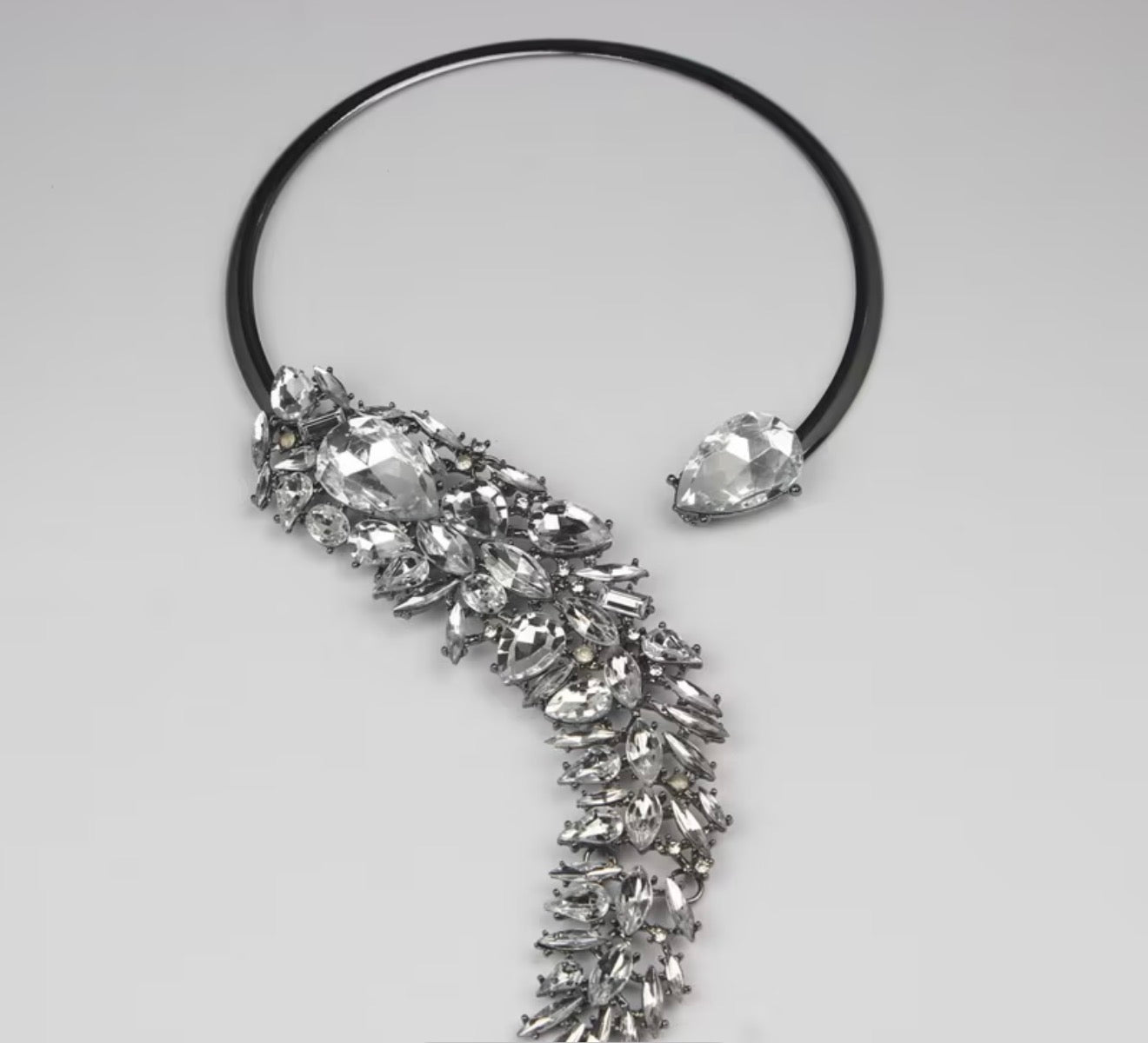 Cascade de Cristal Statement Necklace