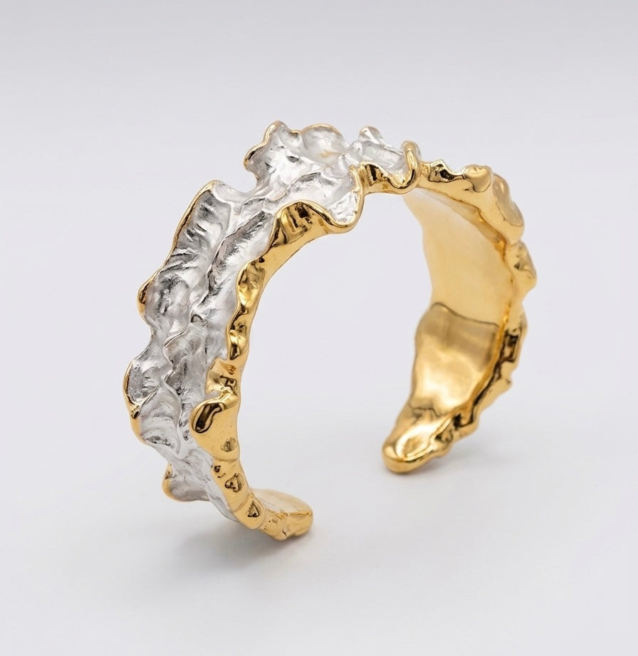 Irregular Blanc Cuff