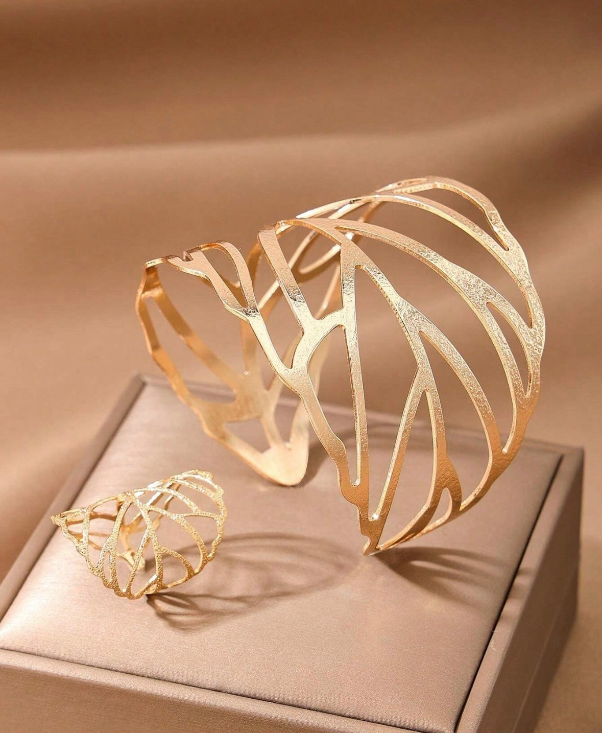 Leaf Shaped Open Bangle & Ring