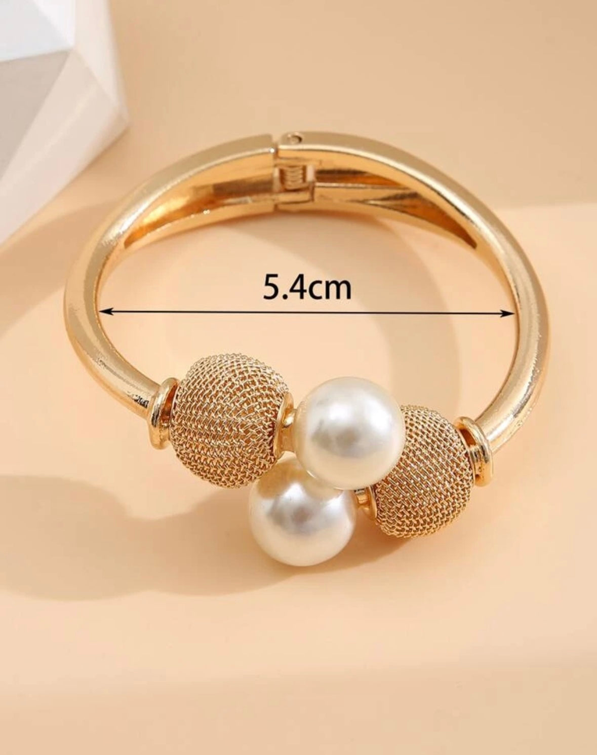 Royal Pearl Elegant Bracelet