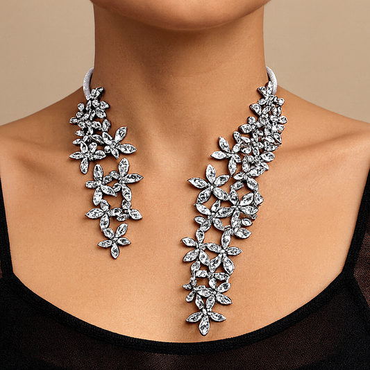 Reine Argentée Necklace