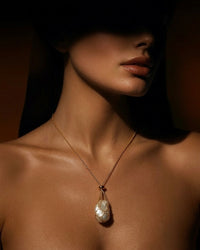 Chaîne de Perle Necklace