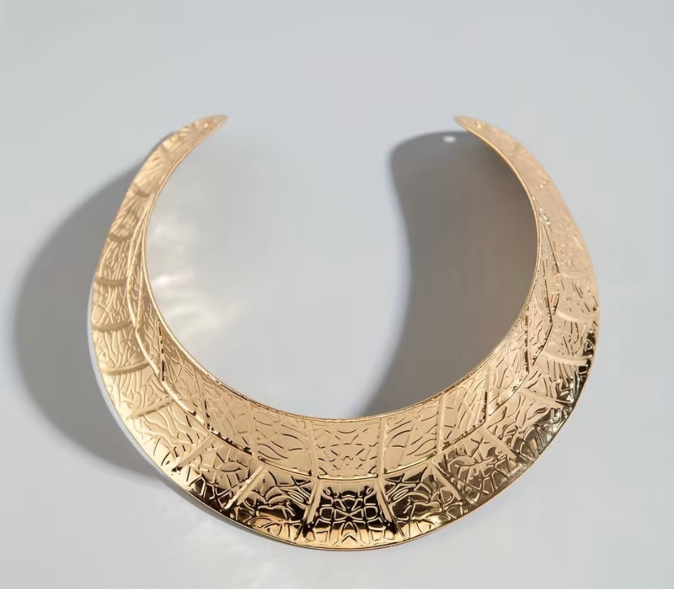 Gilded Aura Choker