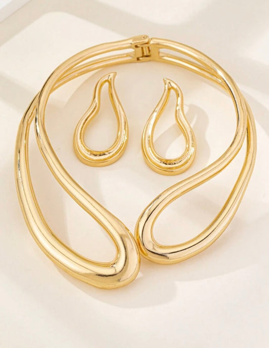 Elegant Hollow Earrings/Necklace