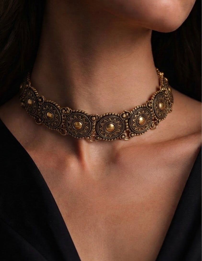 Lune Antique Choker