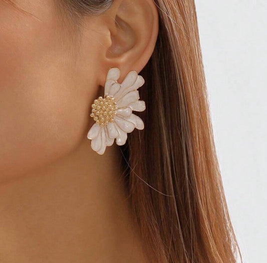 Half Flower White Special Earrings