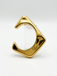 Le Carré Sculpté Stylish Bangle