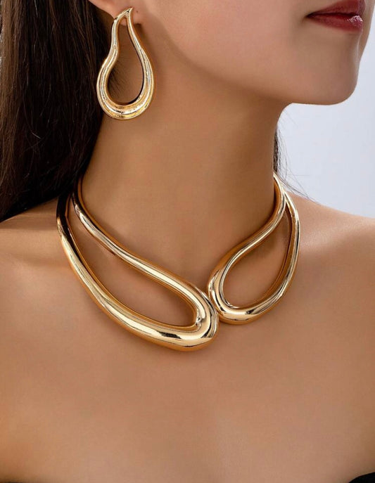 Elegant Hollow Earrings/Necklace