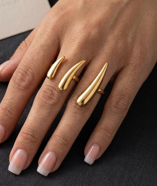 Les Trois Gouttes Ring