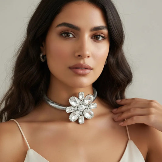 Grande Fleur de Minuit Choker