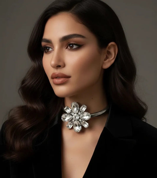Grande Fleur de Minuit Choker
