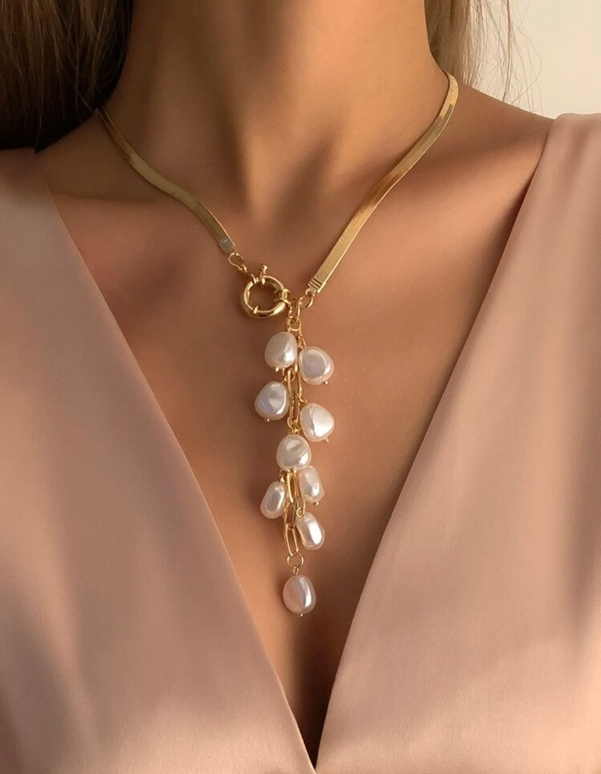 Charm Lady Y Pearl Necklace