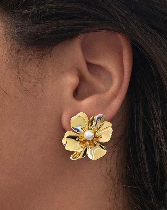 Pearl Flowery Golden Earrings