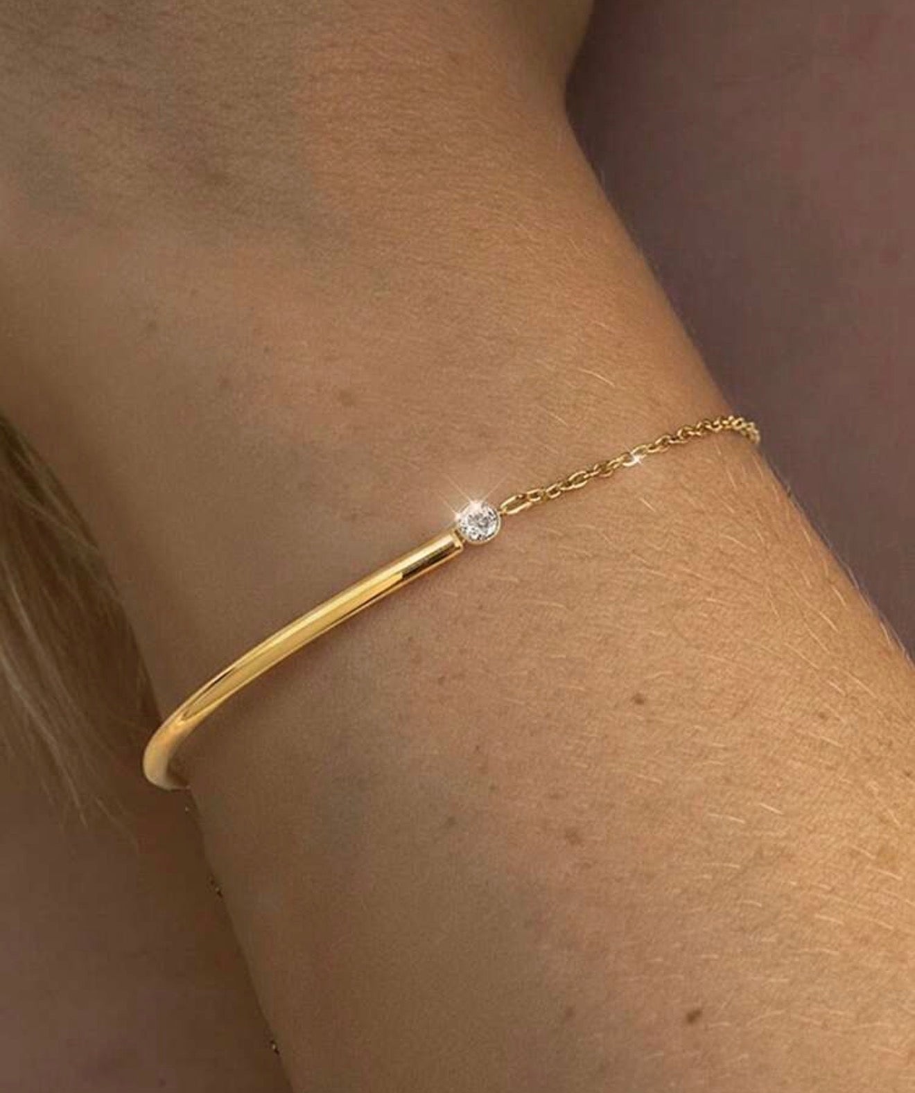 Minimalistic Lily Bracelet