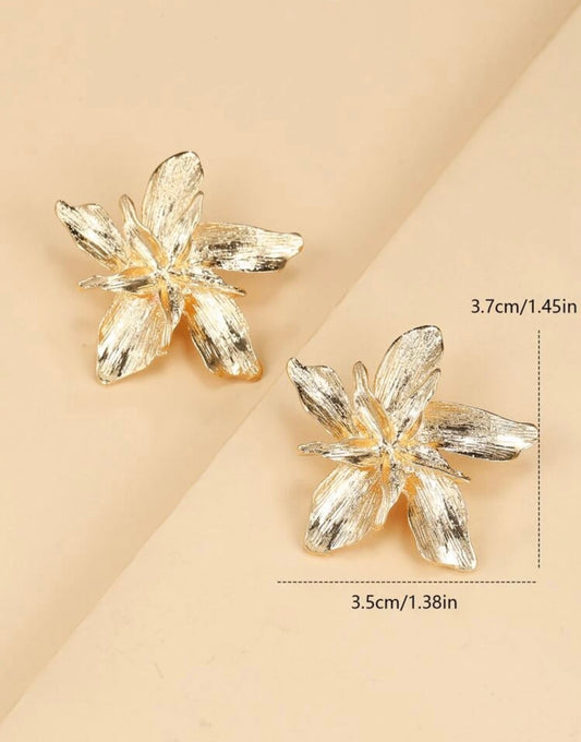 Flowery Shiny Gold Earrings