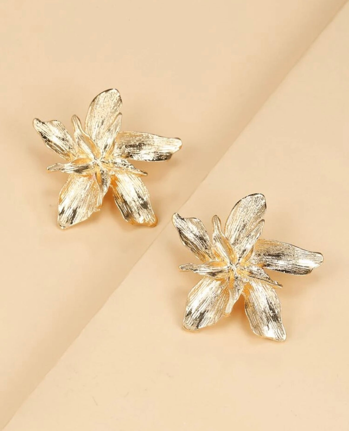 Flowery Shiny Gold Earrings