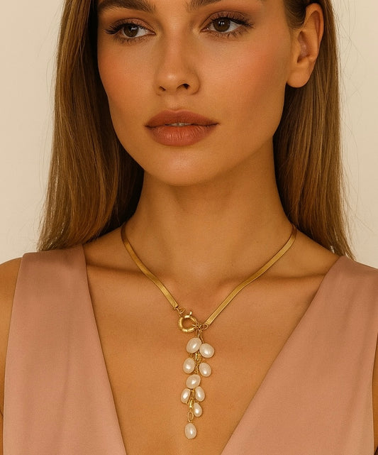 Charm Lady Y Pearl Necklace